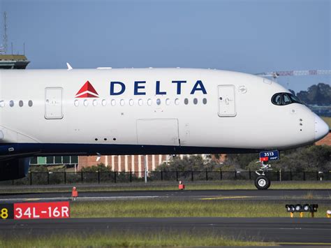mom slams delta   offering nonbinary gender options  booking flights