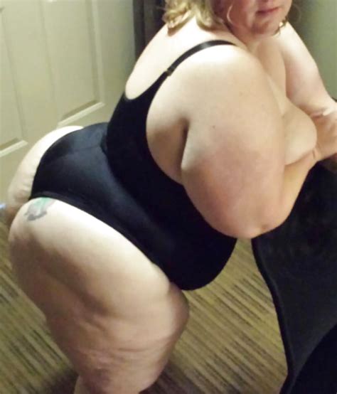 short ssbbw with thick legs and butt 4 pics