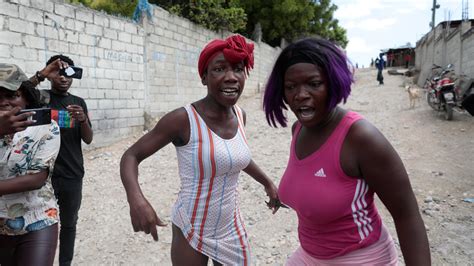 haiti gang shoots  protesters killing   port au prince