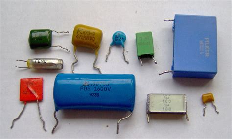 types  capacitors