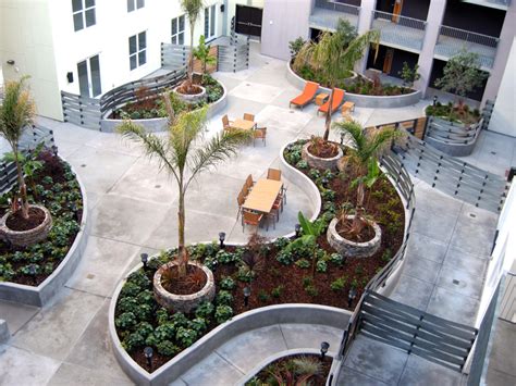 building  courtyard   street land