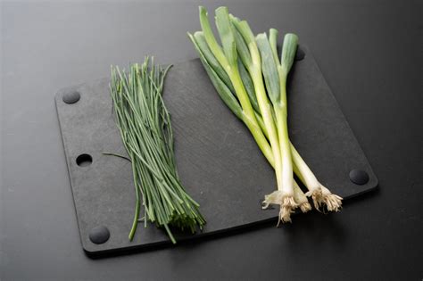 chives  green onions  scallions whats  difference