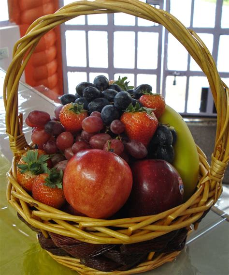 edible arrangements  fruitables fruit baskets