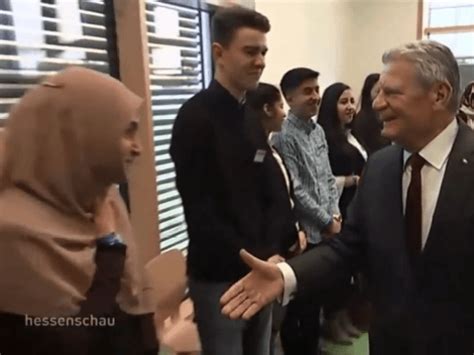 Why Muslim Girl Wouldn T Shake German President Joachim