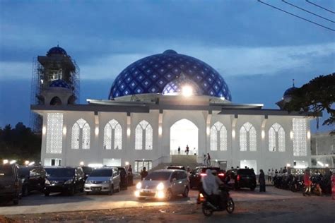 masjid  rusak  gempa aceh   tegak kembali