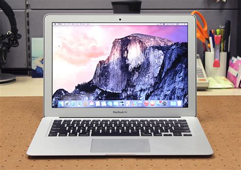 apple  unveil redesigned thinner macbook air    option