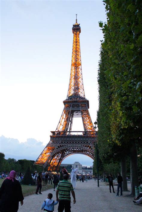 the eiffel tower from day to night setarra