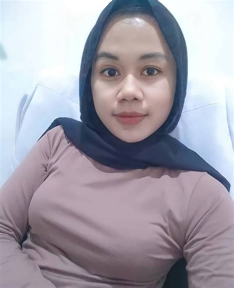 Indonesian Girls Beautiful Hijab Dada New Pictures Body Goals