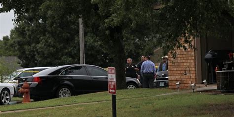 man killed  midwest city apartment complex mustang times