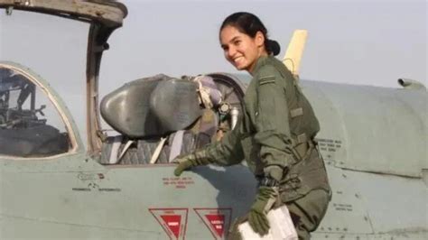 india s first woman pilot avani chaturvedi to fly indian sukhoi fighter