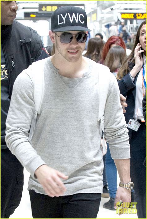 nick jonas jets out of madrid after chainsaw vid drops photo 3655004 nick jonas pictures