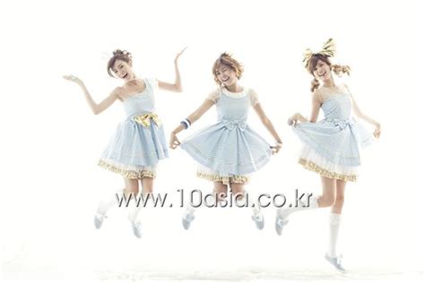 [photo] Girl Group Orange Caramel 아시아경제