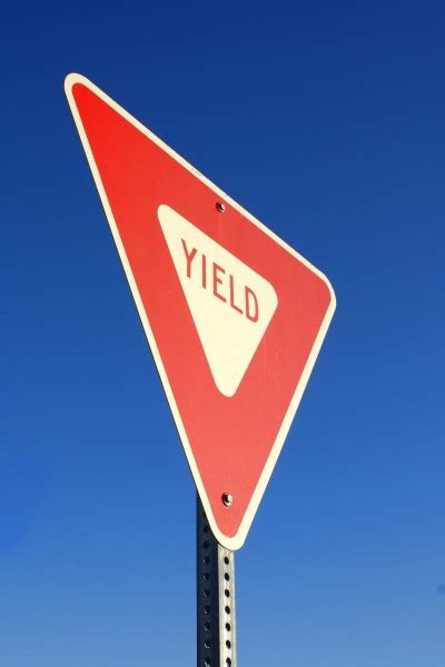 yield sign  high resolution photo  public domain