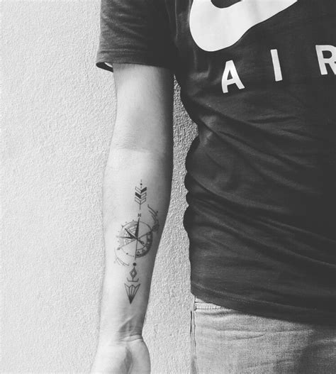 Arrow And Compass Tattoo With Images Geometric Compass Tattoo