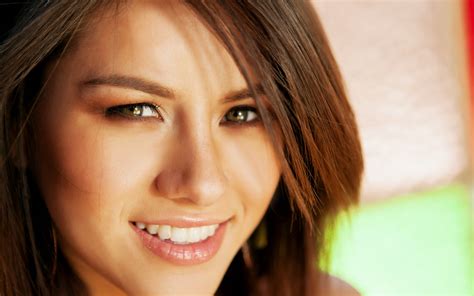 Shyla Jennings Desktop Wallpaper 2560x1600