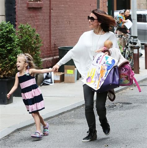 bethenny frankel photos photos bethenny frankel in nyc with her daughter zimbio