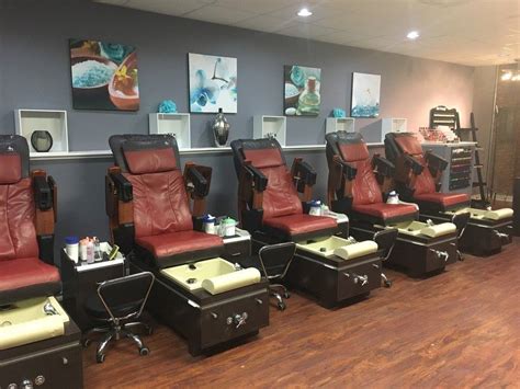 holiday nails salon elmhurst il