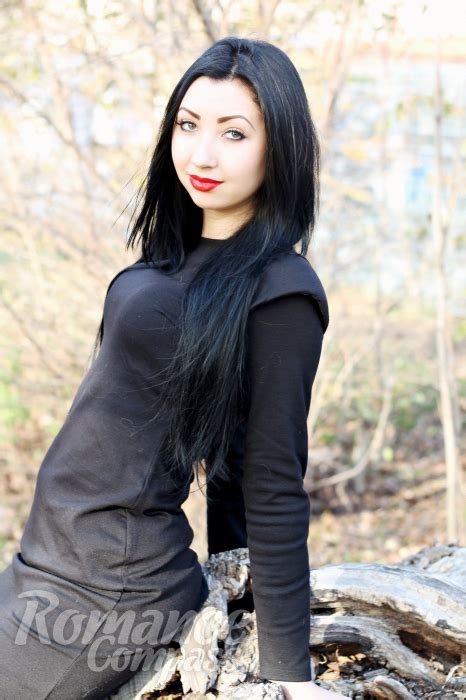 date ukraine single girl anna green eyes black hair 26 years old