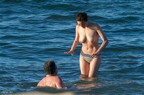 marion cotillard topless on the beach in fuerteventura