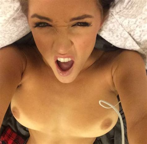 alyssa arce tanning topless boobs big tits selfie celebrity leaks scandals leaked sextapes