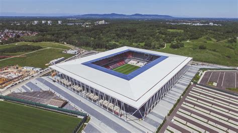 sc freiburg baut weltweit groesste solaranlage auf einem stadiondach baden wuerttemberg