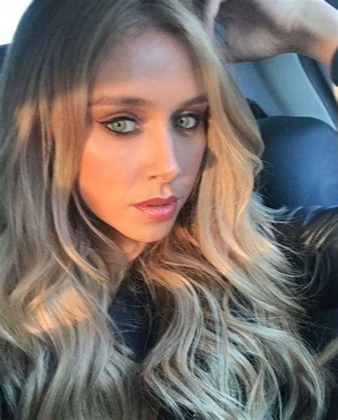 una healy reveals  blonde hair   returns  instagram
