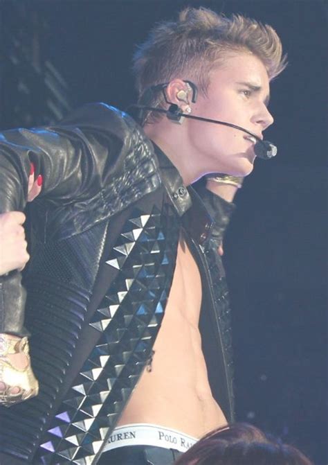 Oh La La Justin Bieber S Sexiest On Stage Outfit
