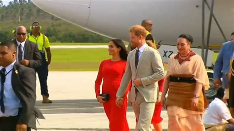 Harry And Meghan Welcomed To Tonga By Princess Angelika Metro Video