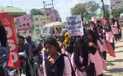 Odisha College Girls Take Out Rally Demanding Arrest Of Vlw S Murderers