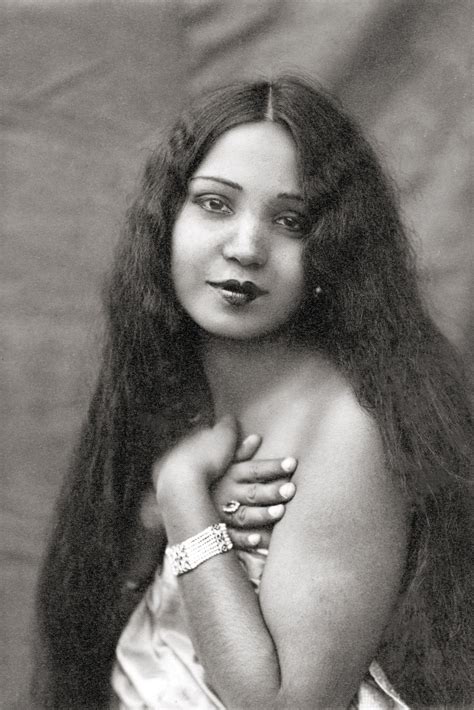 vintage studio portraits  indian women   peak  british