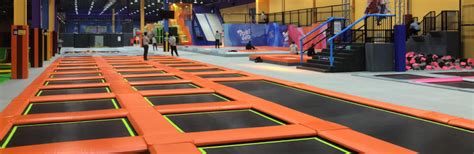 safety tips for your teens going to an indoor trampoline park