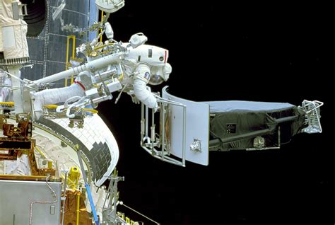 무료 이미지 작업 과학 기술 카메라 코스모스 차량 장비 공간 사명 우주 비행사 나사 계획 기계 인간