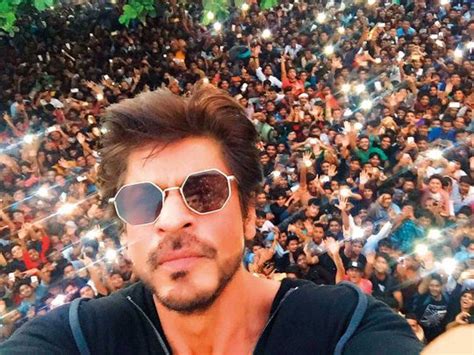 watch bollywood star shah rukh khan s thank you note for his fans