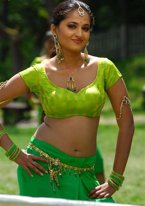 Anushka Shetty Hot Photos High Resolution Pictures
