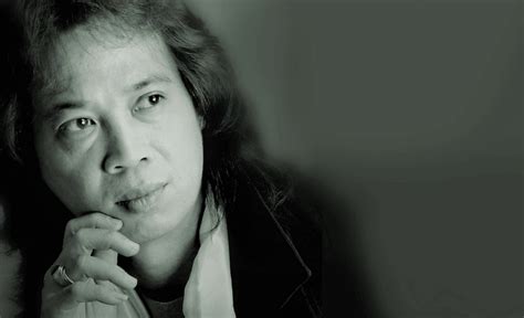 15 musisi legendaris indonesia yang karyanya melekat di hati