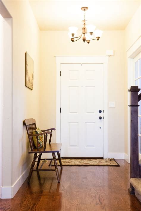 decorate  entryway  great  impressions