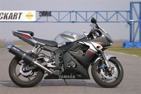 Detinatori De Yamaha R6 Motociclete De Viteza Motociclism Ro