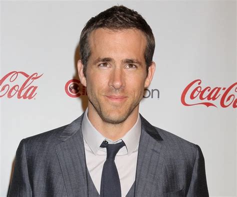 ryan reynolds biography facts childhood family life achievements