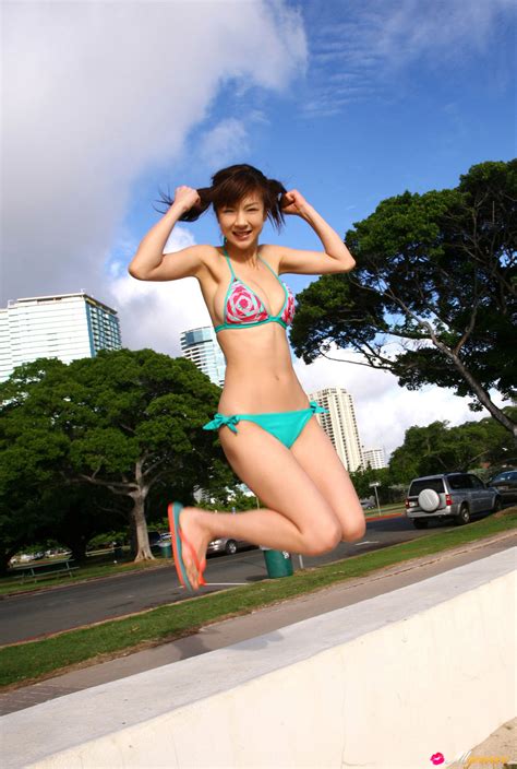 Japanese Bikini Idol Aki Hoshino Teasing In Swimsuit