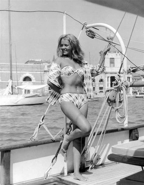 Jeanne Moreau Les Bikinis Les Plus Cultes Des Stars Elle