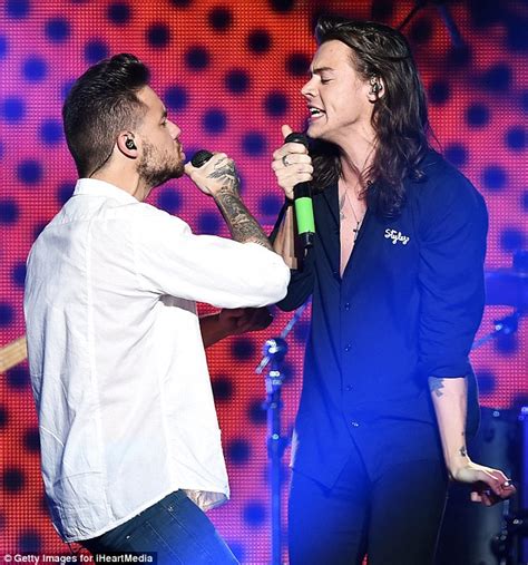 One Direction S Harry Styles And Liam Payne Sing At Kiis Fm S Jingle
