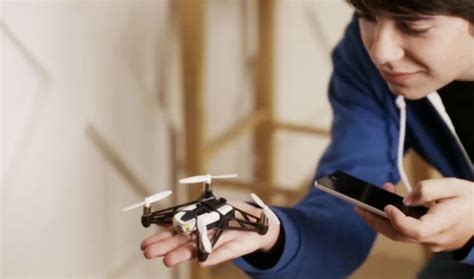 parrot lanza  dron  puede ser programado por ninos fayerwayer tynker parrot drone drone