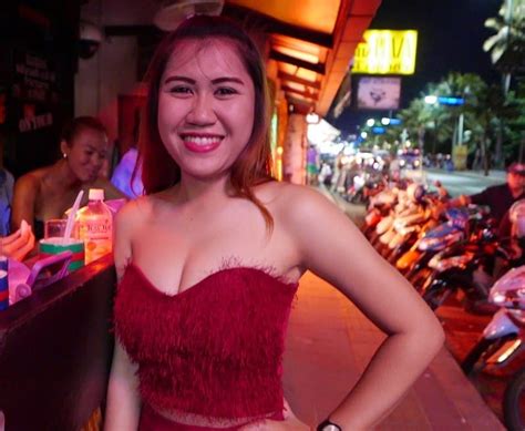 Thai Freelancer Offering Sex