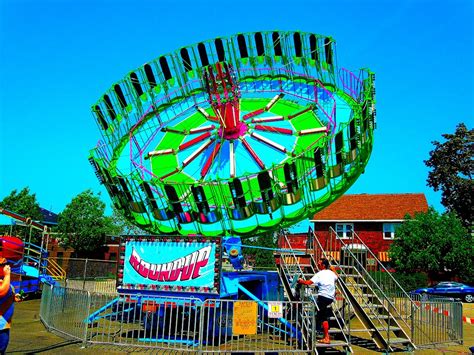 roundup amusement rides amusement parks photo  fanpop