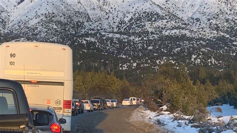 Turistas Rehenes De Una Protesta Gremial En Bariloche En Plena