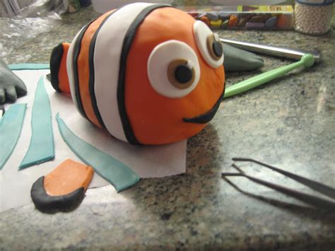 sweet blog finding nemo cake  tutorial  pictures