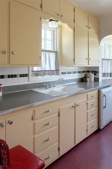 lauryn  dennis  humble kitchen makeover   retro renovation