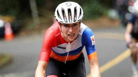 rio olympics dutch cyclist annemiek van vleuten fractures spine  horrendous crash espn