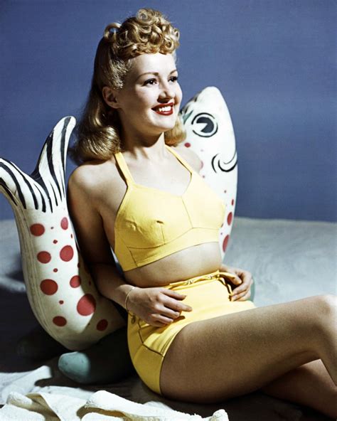 15 Classic Beauty Icons Who Knew How To Rock A Swimsuit ~ Vintage Everyday