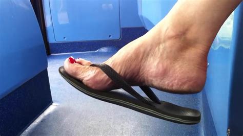 Shoe And Foot Fetish Gilf Shoeplay In Well Worn Flip